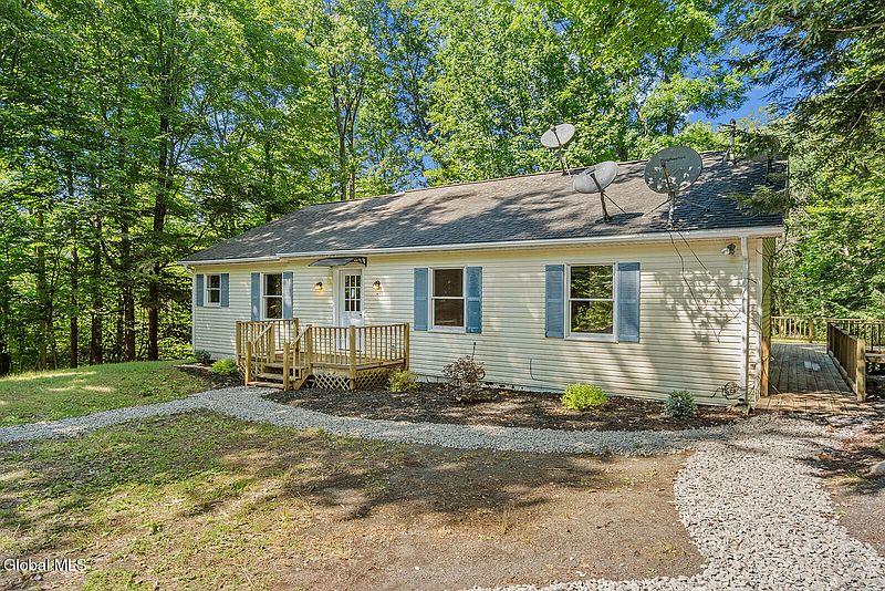 3rd image of 1140 Vly Summit Road