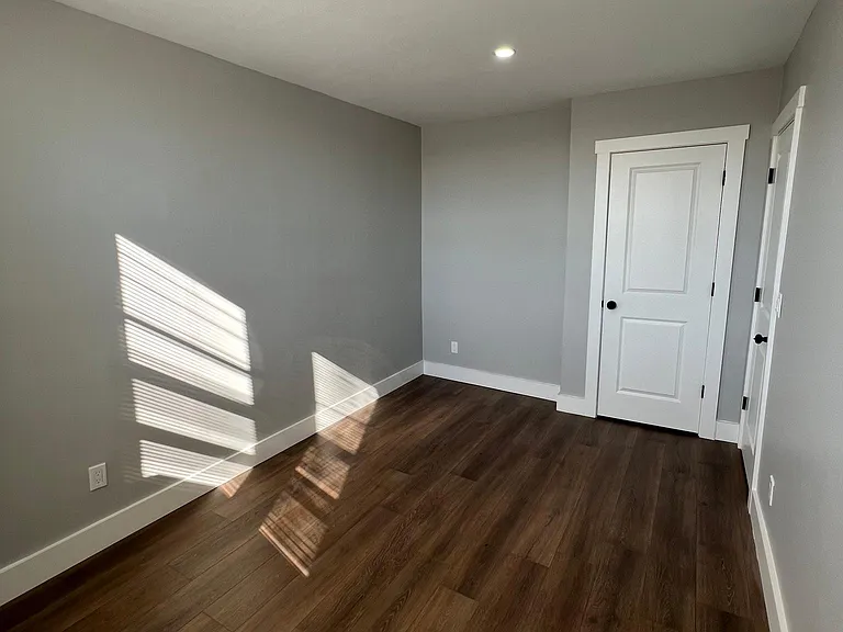 211 Paterson Ave #5 — Photo 8