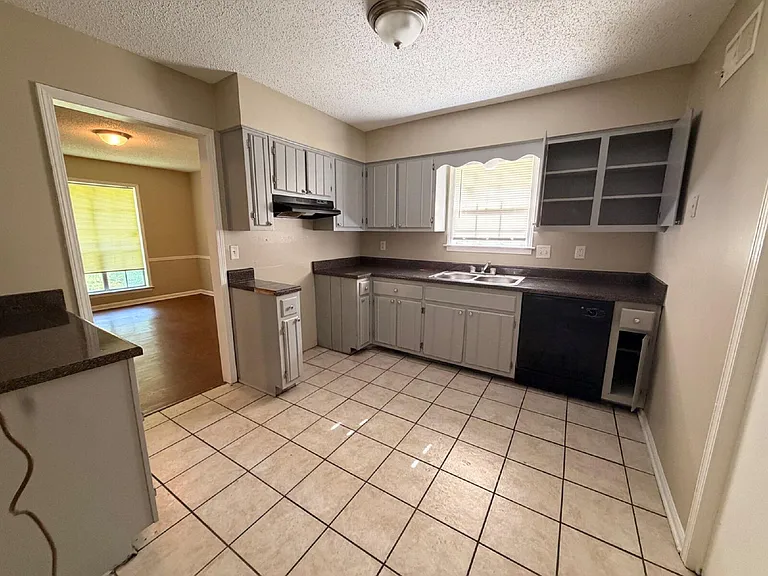 4311 Springwind Rd — Photo 7