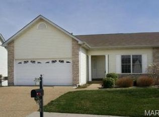 1108 Silo Bend Dr, Wentzville, MO 63385