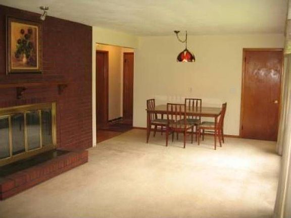 Living Room/Dining Room