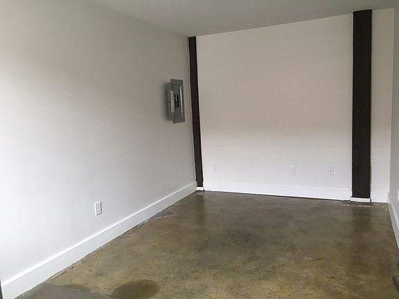 5th image of 219 E Bank St #102