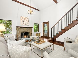 18 Meadowbank Rd, Old Greenwich, CT 06870