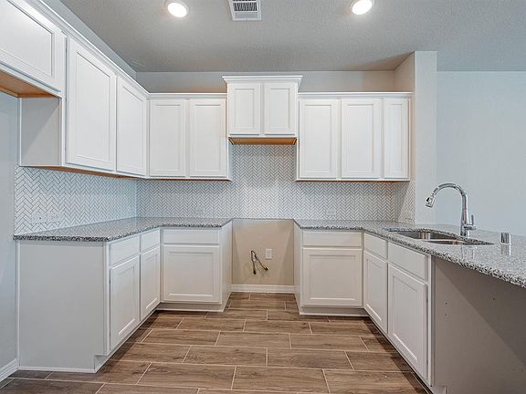 8040 Scanlan Trail
