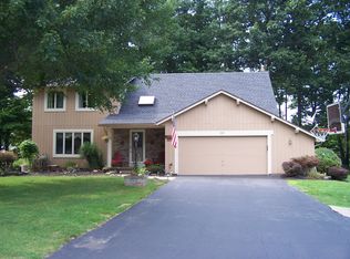 233 Old English Dr, Rochester, NY 14616