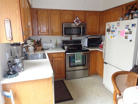 3rd image of 52 Smith Ln