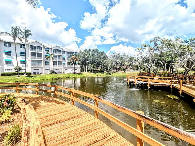 260 Hidden Bay Dr #504 — Photo 44