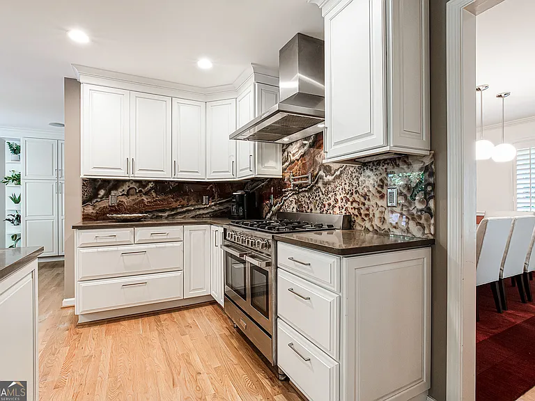 485 Riverside Pkwy — Photo 28