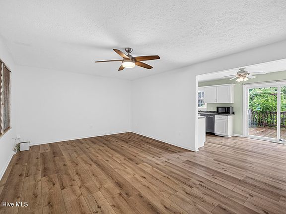 5th image of 604 Augusta Avenue