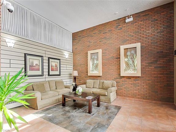 4th image of 222 Jackson St W #603