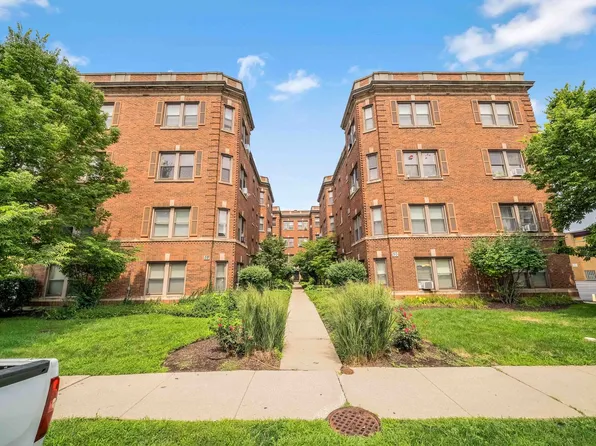 54 Forest Ave #2W, Riverside, IL 60546