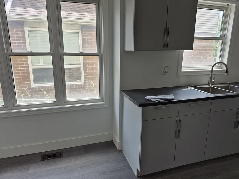 Kitchen - Dining area