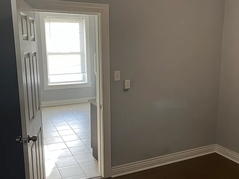 3105 W Diversey Ave #2R — Photo 8