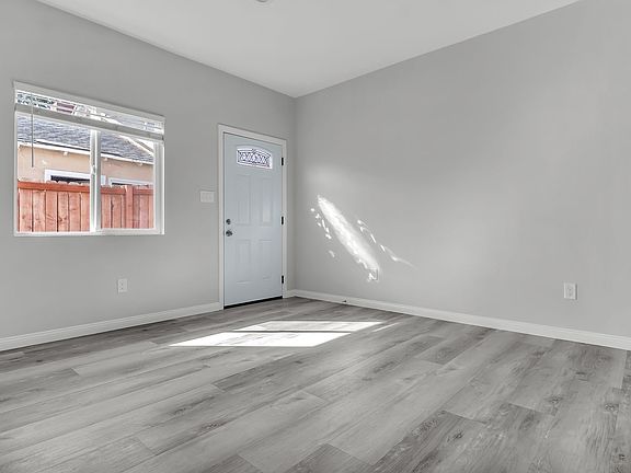 5th image of 1437 Arroyo Ave
