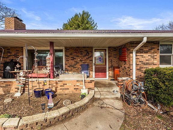 3rd image of 5 Truman Ct