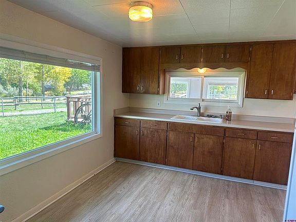 3rd image of 60116 Oak Grove Road