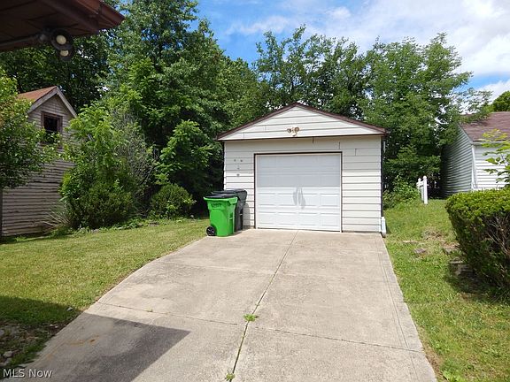 4th image of 13709 Dressler Ave