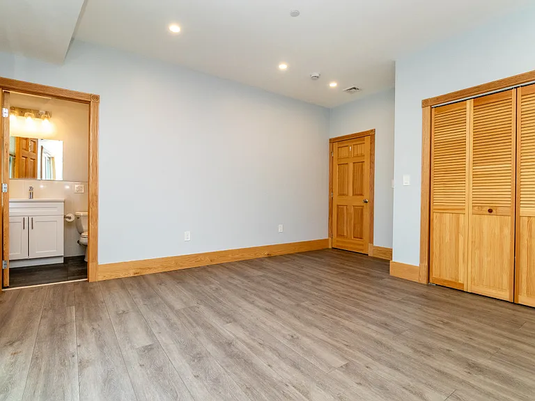 411 Adams St #3 — Photo 7