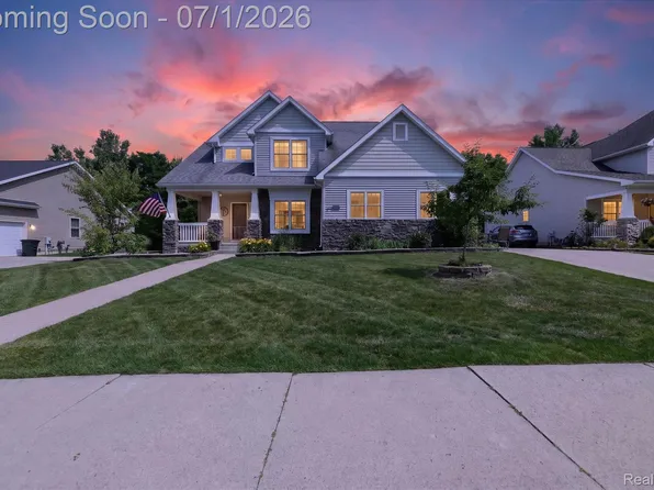 4185 Oak St, Grand Blanc, MI 48439