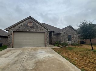3205 Windcrest Dr, Granbury, TX 76049