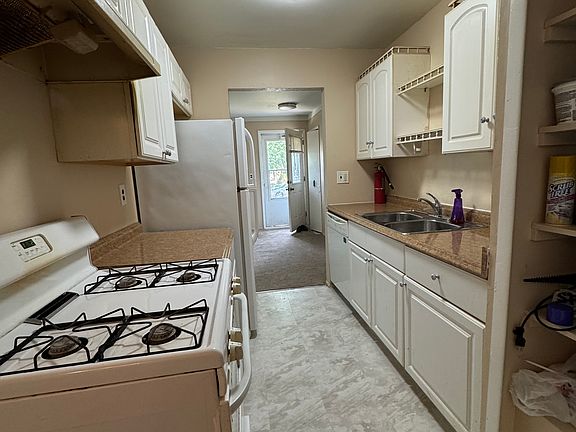 3rd image of 22237 Armstrong Ave