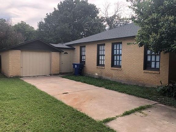 3rd image of 2209 Elizabeth Dr