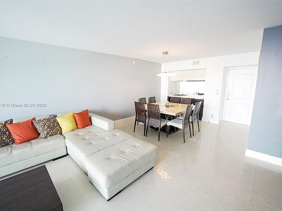 3rd image of 100 Bayview Dr APT 428