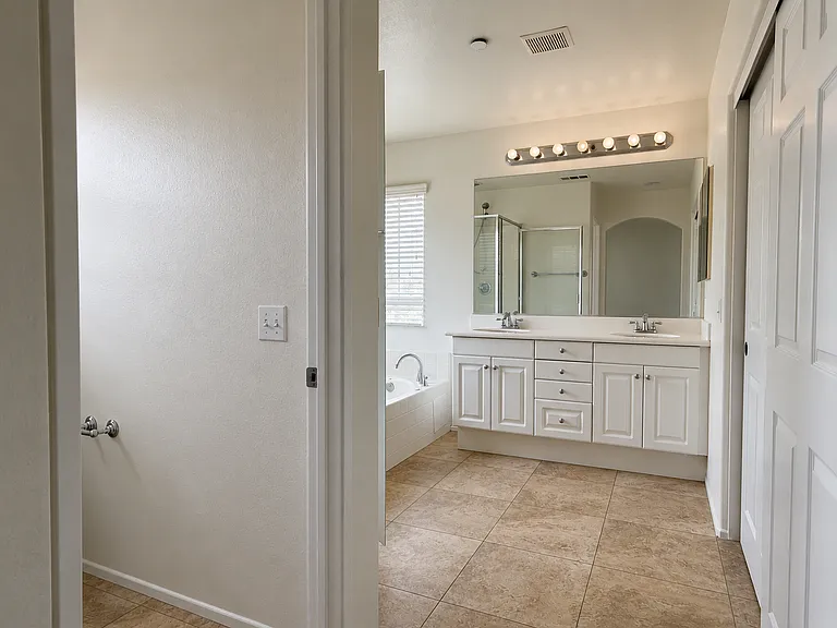 11061 Summerwood Dr — Photo 8