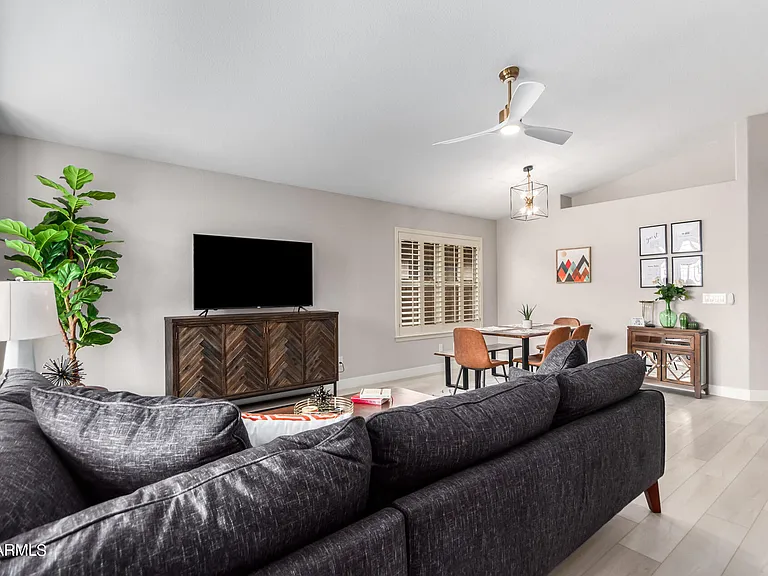 8820 W Kings Ave — Photo 4