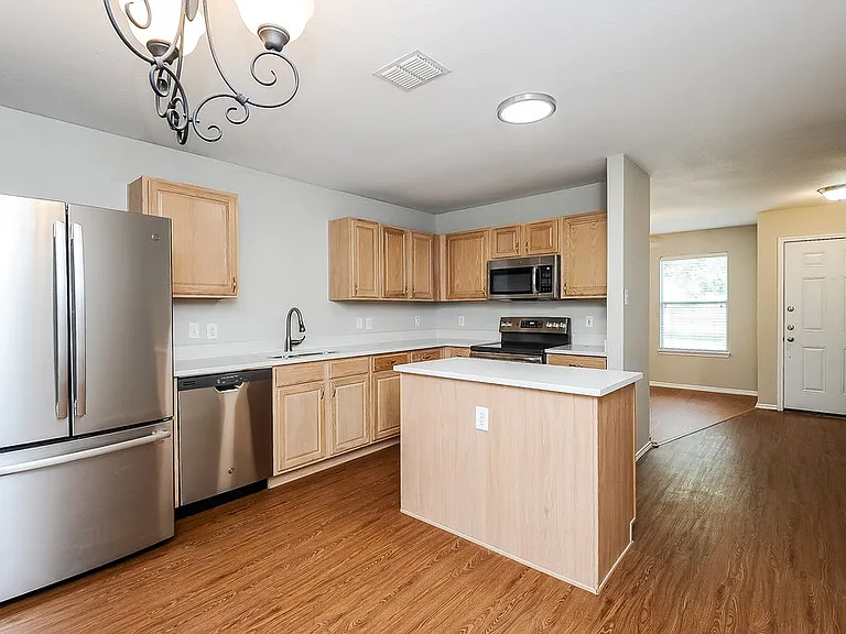 2325 Northway — Photo 7