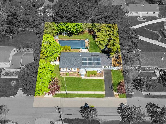 2nd image of 729 Ent Avenue