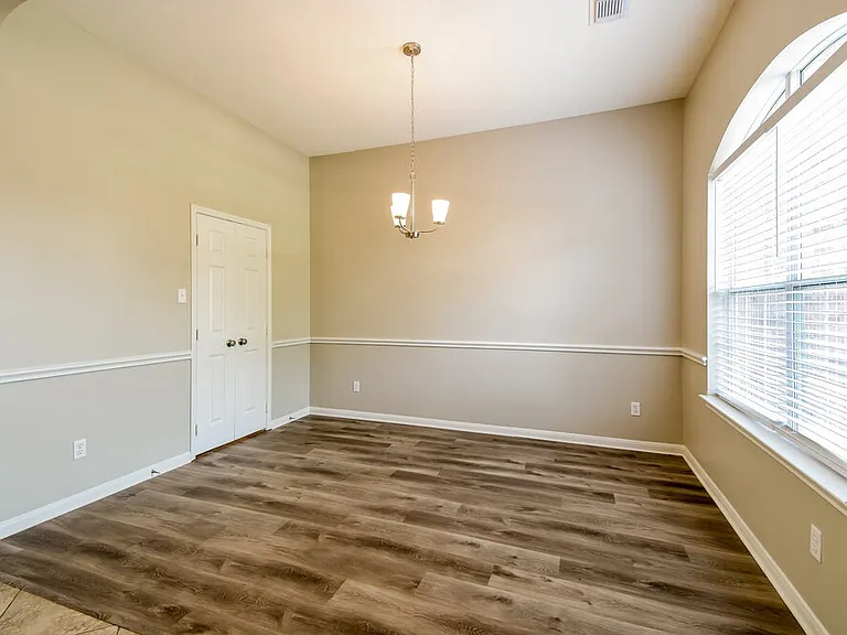 403 Cedar Lake Dr — Photo 7