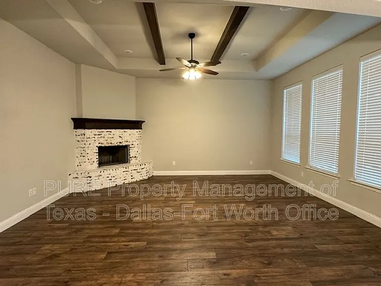 1612 Town Creek Cir — Photo 33