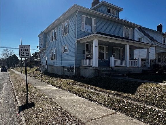 2nd image of 1400 Superior Ave #402