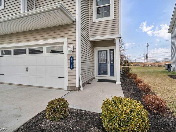 3rd image of 137 Larimar Dr
