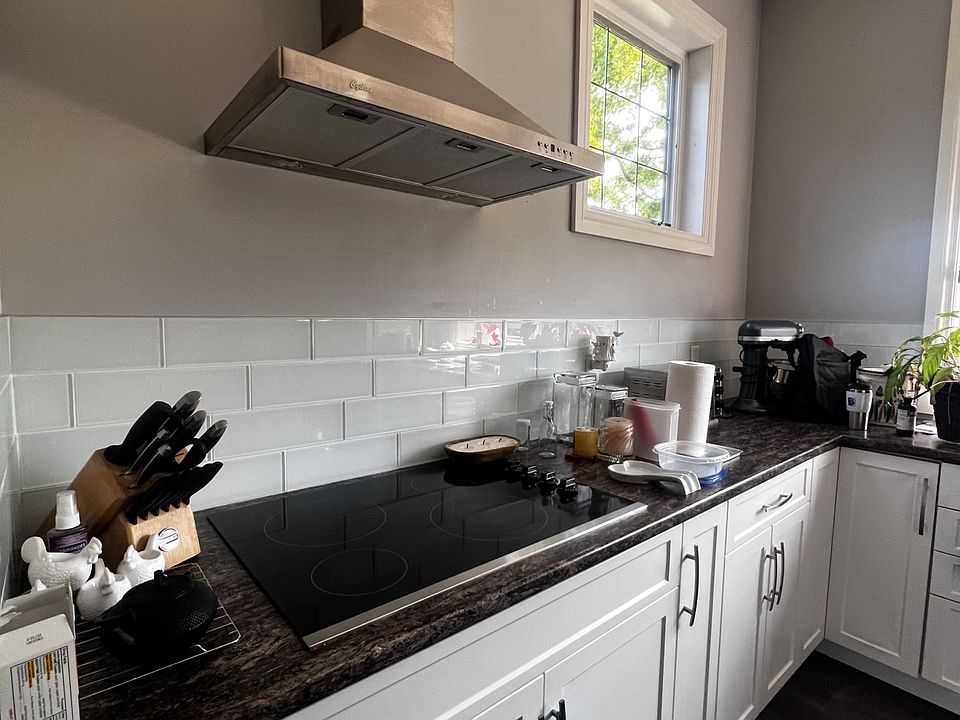 1st image of 71 Wilson St E
