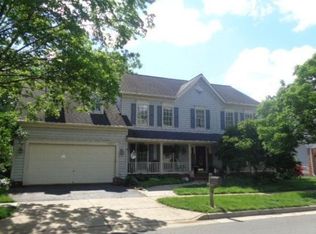 26063 Glasgow Dr, Chantilly, VA 20152