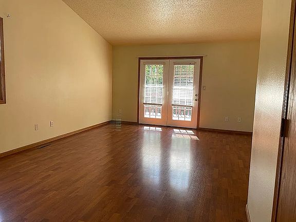 4th image of 541 Westwinds Dr