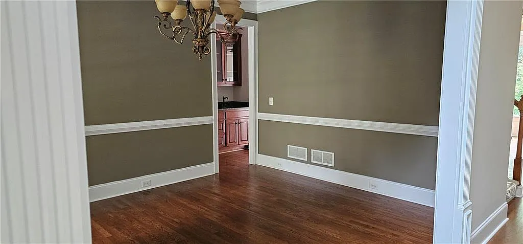 5 bed, 4.0 bath, 3365 sqft, $3,500 — Photo 4