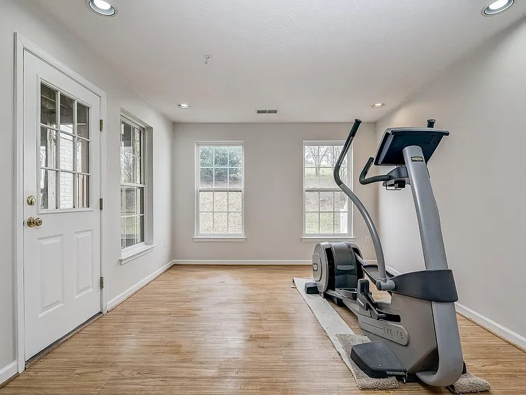 1432 Pangbourne Way — Photo 4