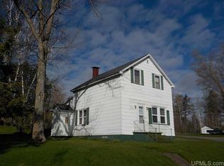 642 N 6th St, Crystal Falls, MI 49920