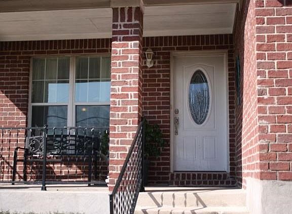 2nd image of 836 Crest Circle Dr