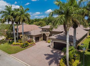 561 Enclave Cir E, Pembroke Pines, FL 33027