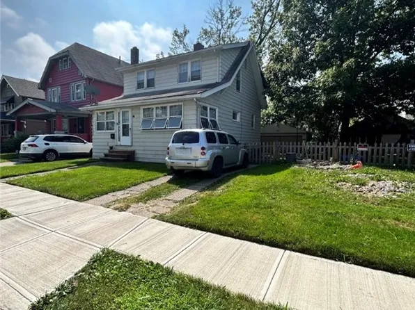 1450 Clearaire Rd, Cleveland, OH 44110