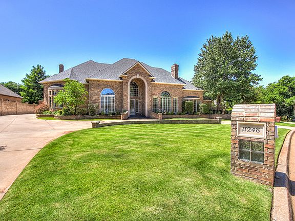 3rd image of 11248 Greenbriar Chase