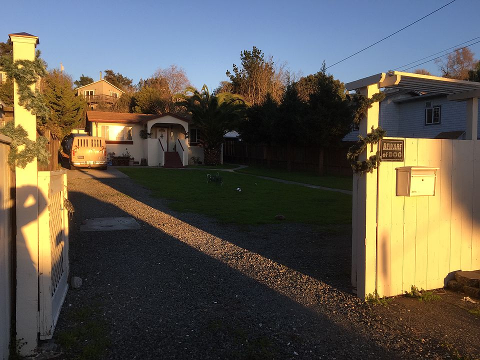 2nd image of 110 Baxter St