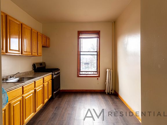 4th image of 268 Bay 17 St #B7