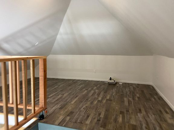 5th image of 2956 Logan Ave #A