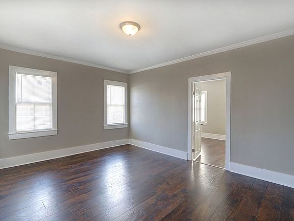 4th image of 2425 Drayton St #B