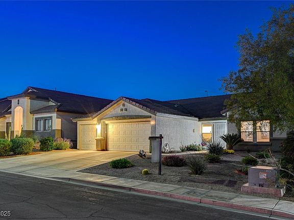 3rd image of 1078 Sandstone Canyon St